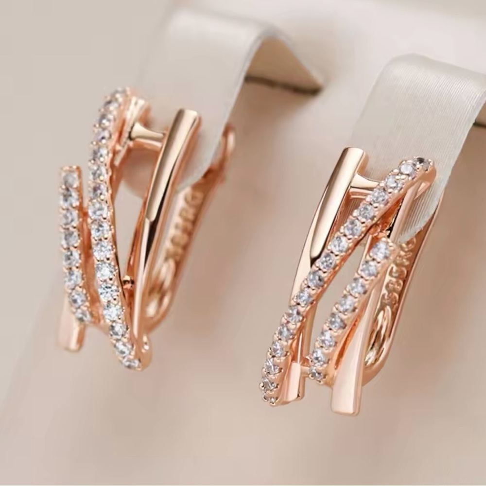 Rose Gold Plated Lines Natural Zirconia Stud Earrings